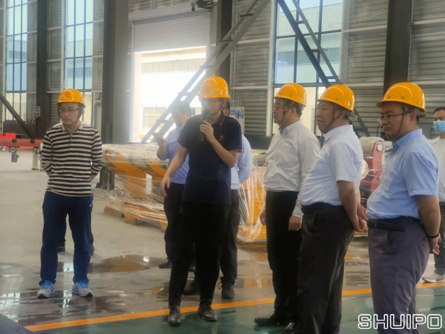 山東省科學(xué)院激光研究所所長賈中青、山東省機械設(shè)計研究院院長林江海帶領(lǐng)激光、高端裝備領(lǐng)域?qū)＜乙恍?人到水泊焊割實地調(diào)研2